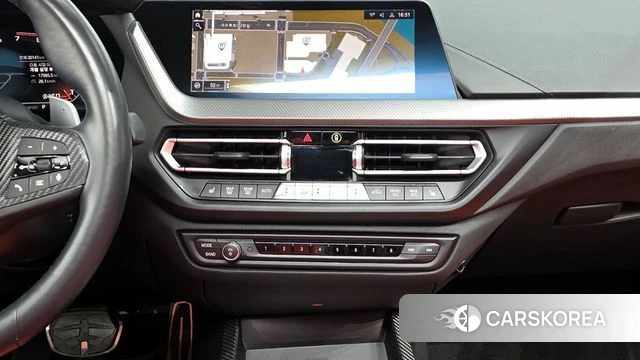 BMW 1 Series (F40) 2021 Небесно-голубой из Кореи, фото 4