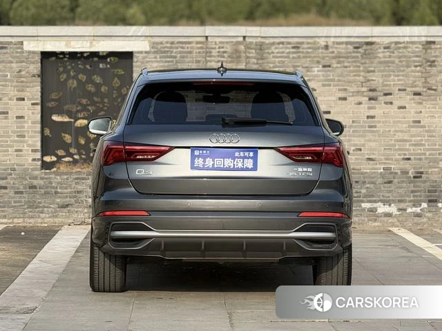 Audi Q3 2021 Темно-серый из Китая, фото 4
