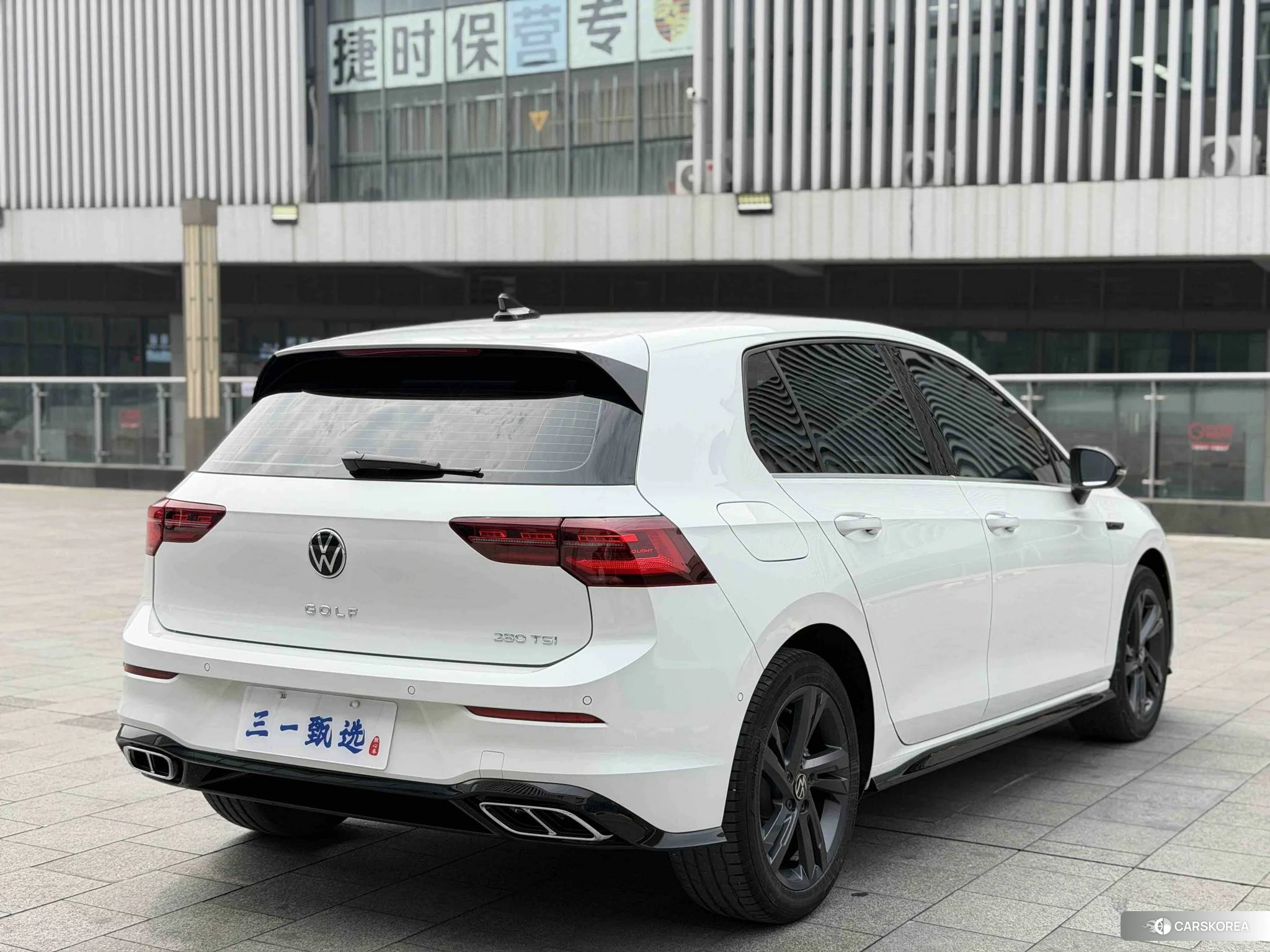 Volkswagen Golf 2022 Белый из Китая, фото 4