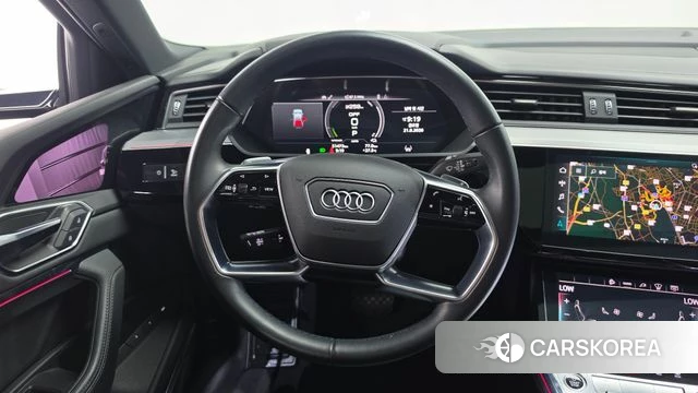 Audi e-Tron 2022 Черный из Кореи, фото 4