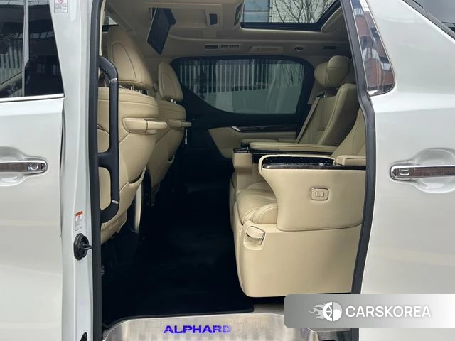 Toyota Elfa 2022 Белый из Китая, фото 4
