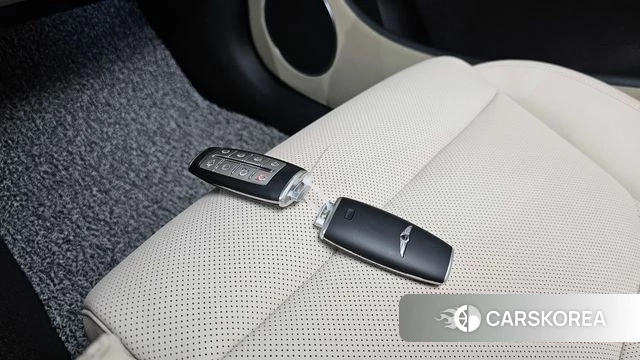 Genesis GV70 2023 Черный из Кореи, фото 4