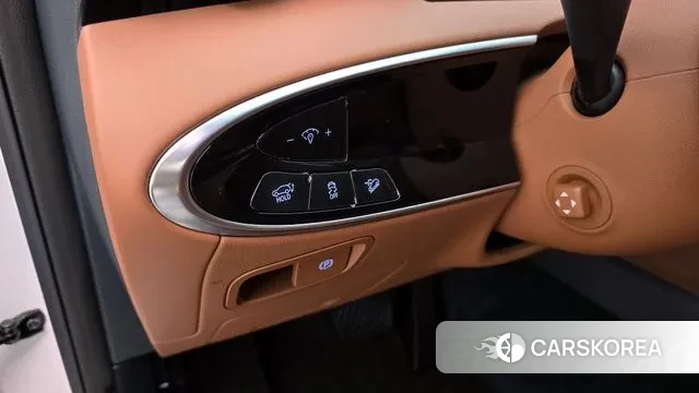 Genesis GV70 2025 Белый из Кореи, фото 4