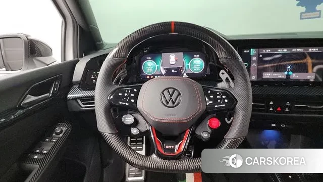 Volkswagen Golf 8th Generation 2024 Белый из Кореи, фото 4