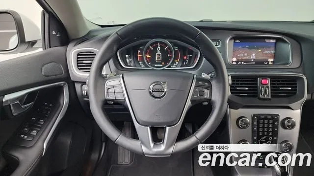 Volvo V40 2018 Белый из Кореи, фото 4