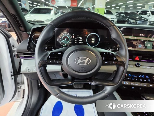Hyundai The New Avante (CN7) 2023 Белый из Кореи, фото 4