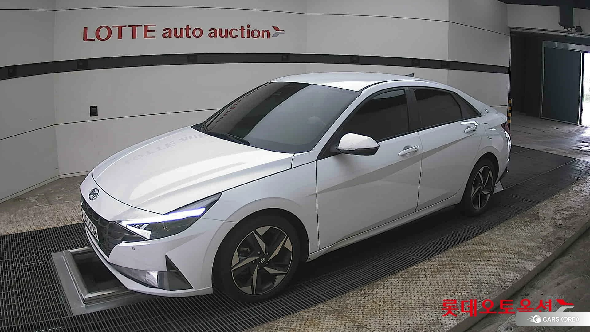 Hyundai Avante 2021 Polar White из Кореи, фото 4