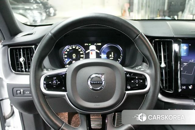 Volvo XC60 second Generation 2021 Белый из Кореи, фото 4