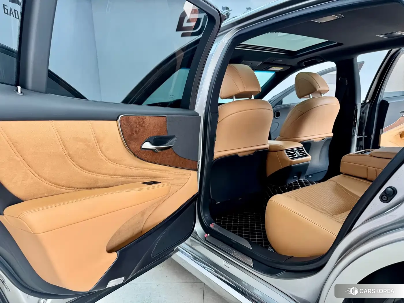 Lexus LS 2022 Champagne/brown из Китая, фото 4
