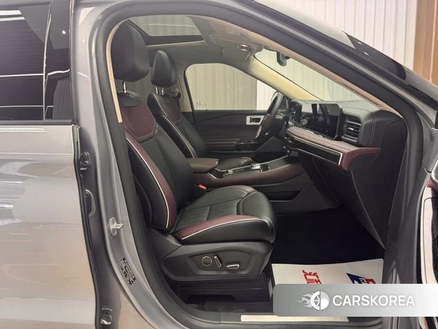 Ford Explorer 2023 Темно-серый из Китая, фото 4