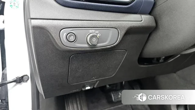 Chevrolet (GM Daewoo) Bolt EUV 2022 Белый из Кореи, фото 4