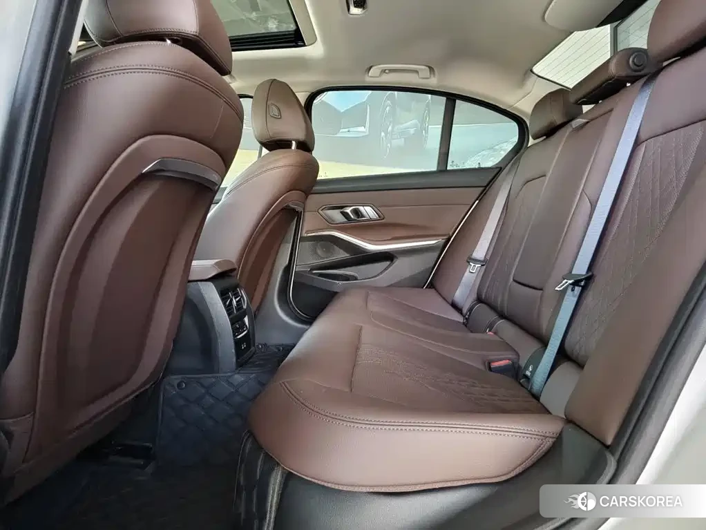 BMW 3 series 2025 Белый из Китая, фото 4