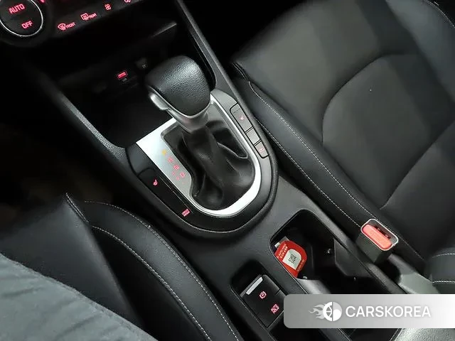 Kia The New K3 2nd generation 2021 Белый из Кореи, фото 4