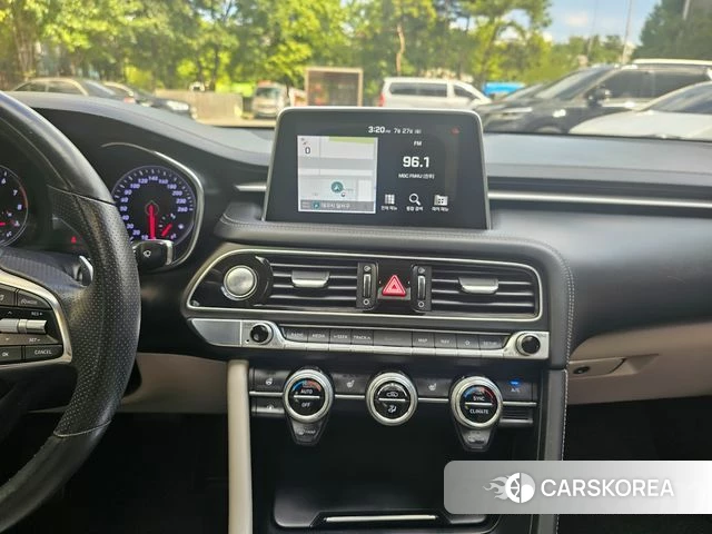 Genesis G70 2019 Цвет галактики из Кореи, фото 4