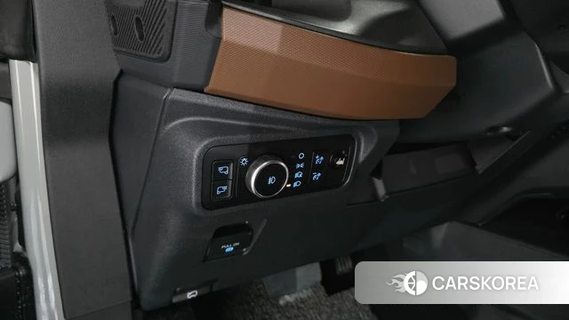 Ford Bronco 6th Generation 2024 Серебристо-серый из Кореи, фото 4