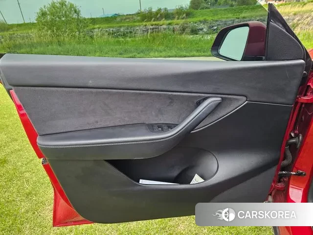 Tesla Model Y 2022 Красный из Кореи, фото 4