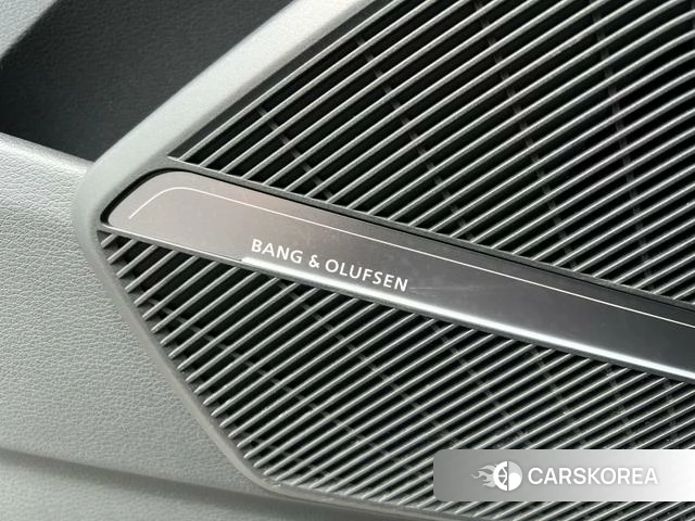Audi Q5L 2022 Черный из Китая, фото 4