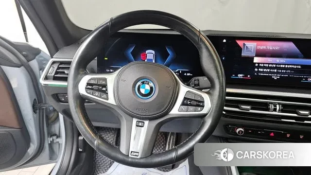 BMW i4 2022 Серебристо-серый из Кореи, фото 4