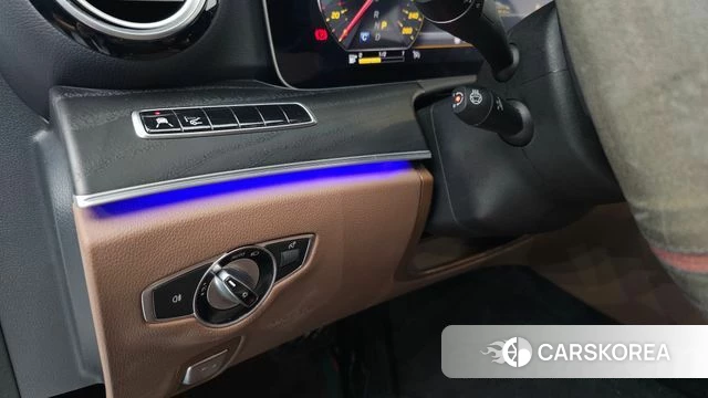 Mercedes-Benz E-Class W213 2018 Белый из Кореи, фото 4