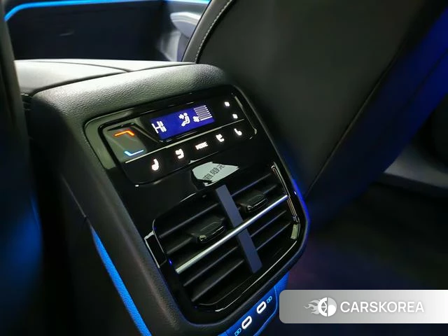 Volkswagen Passat 2024 Фиолетовый из Китая, фото 4
