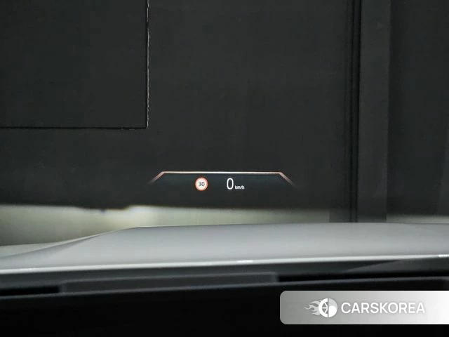 BMW 5 Series (G60) 2025 Белый из Кореи, фото 4