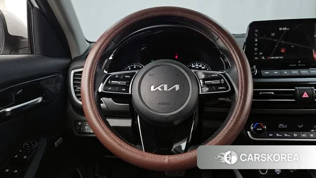 Kia Seltos 2022 Белый из Кореи, фото 4