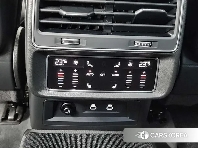 Audi Q8 (4M) 2023 Серебристо-серый из Кореи, фото 4