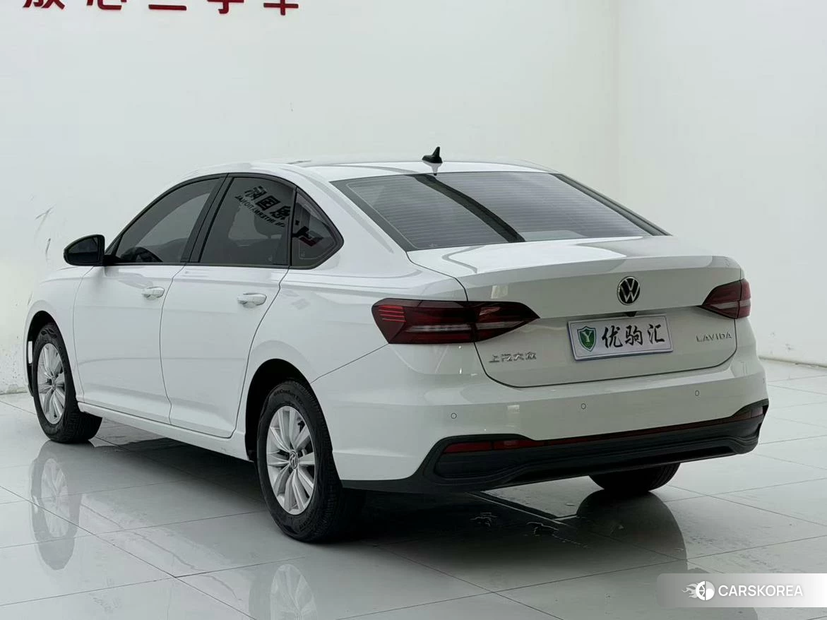 Volkswagen Lavida 2022 Белый из Китая, фото 4