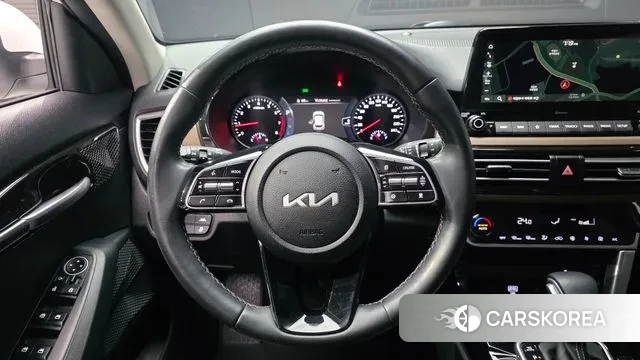 Kia Seltos 2022 Белый из Кореи, фото 4