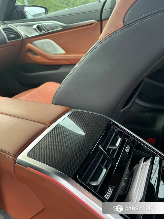 BMW 8 Series (G15) 2024 Черный из Кореи, фото 4