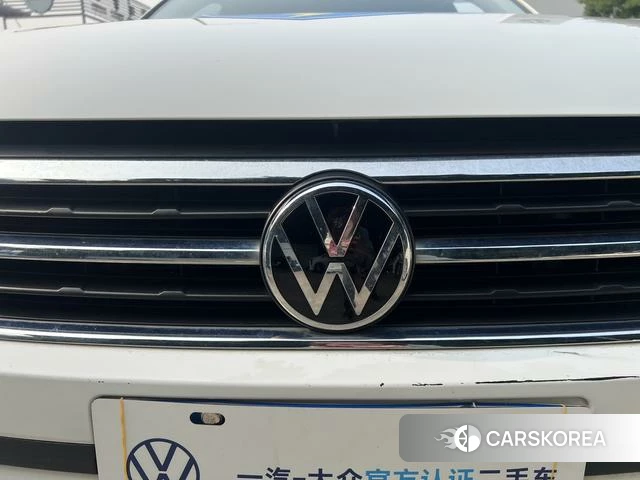 Volkswagen Bora 2024 Белый из Китая, фото 4