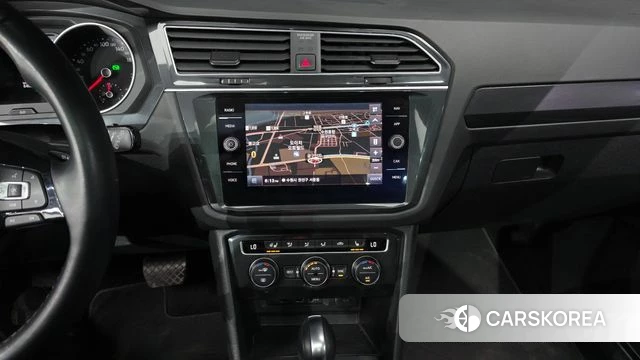Volkswagen Tiguan second Generation 2019 Белый из Кореи, фото 4