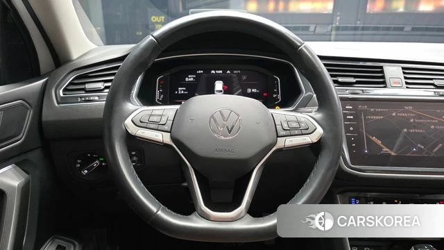 Volkswagen Tiguan Allspace 2022 Белый из Кореи, фото 4