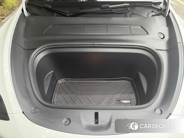Tesla Model Y 2023 Белый из Кореи, фото 4