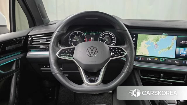 Volkswagen Touareg 3rd generation 2023 Белый из Кореи, фото 4