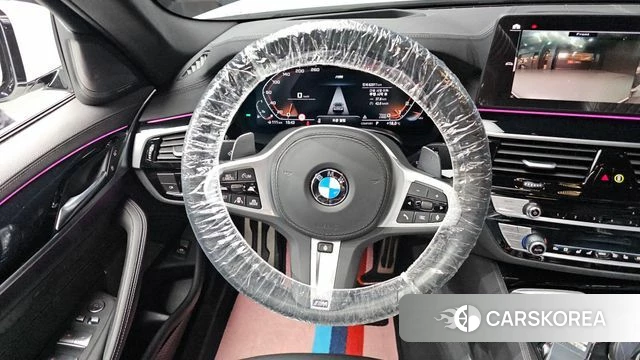 BMW 5 Series (G30) 2022 Белый из Кореи, фото 4