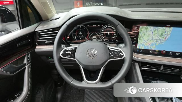 Volkswagen Touareg 3rd generation 2023 Черный из Кореи, фото 4