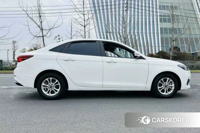 Ford Forrest 2021 Белый из Китая, фото 4