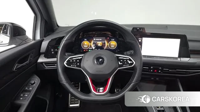 Volkswagen Golf 8th Generation 2022 Белый из Кореи, фото 4