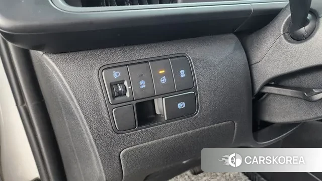 Hyundai Staria 2023 Белый из Кореи, фото 4