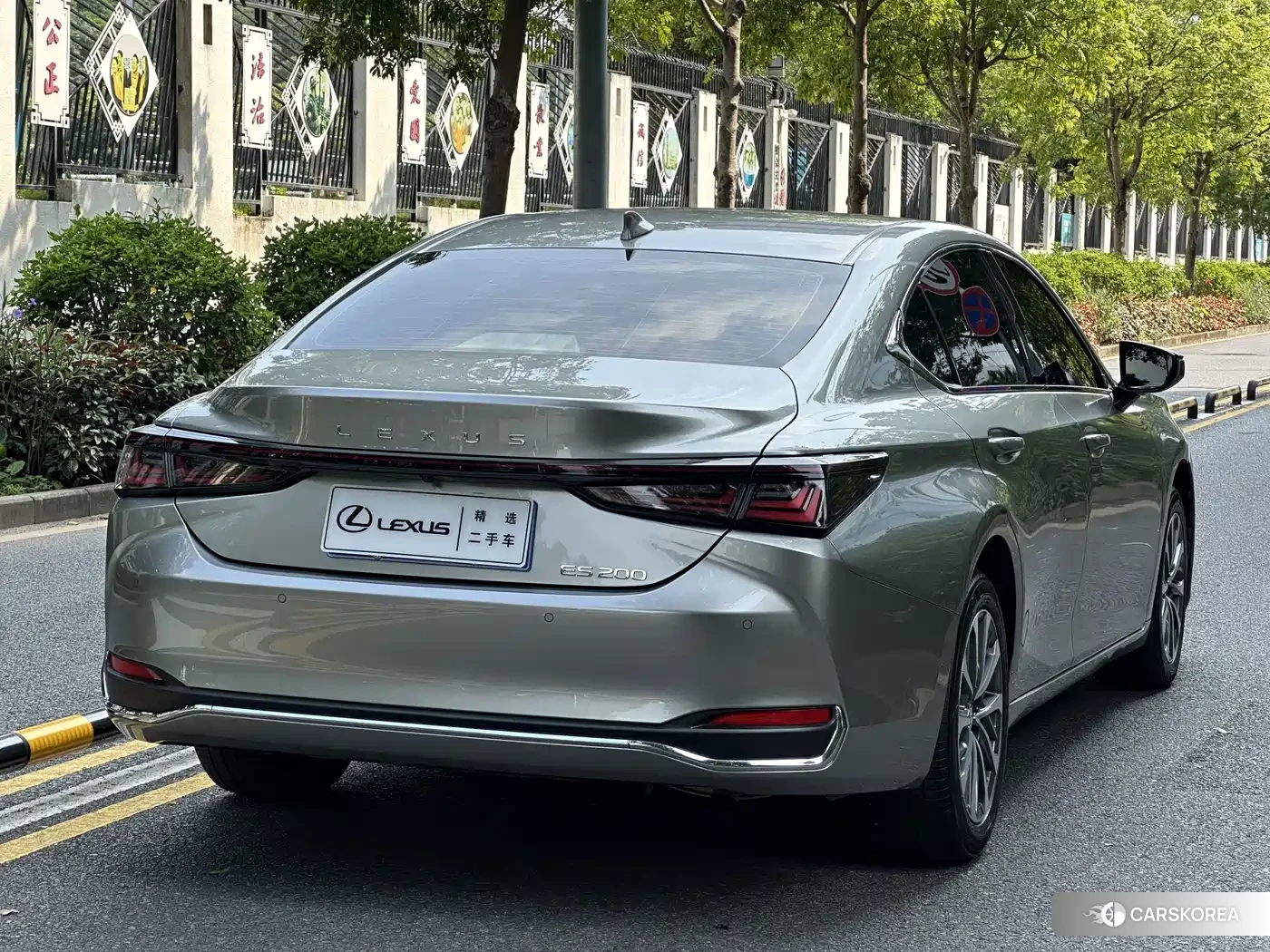Lexus ES 2026 Silver/gray из Китая, фото 4