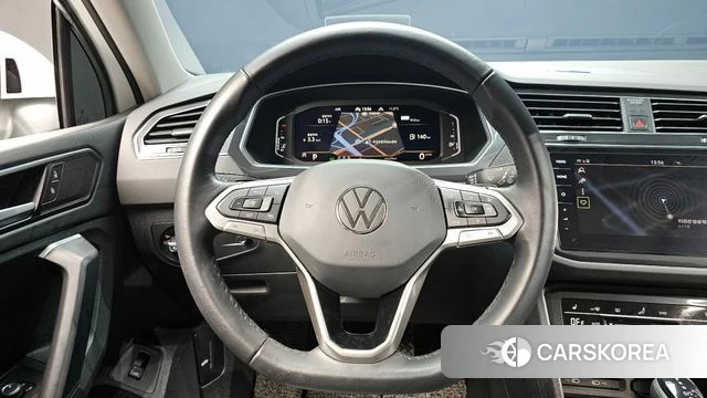 Volkswagen Tiguan second Generation 2023 Белый из Кореи, фото 4