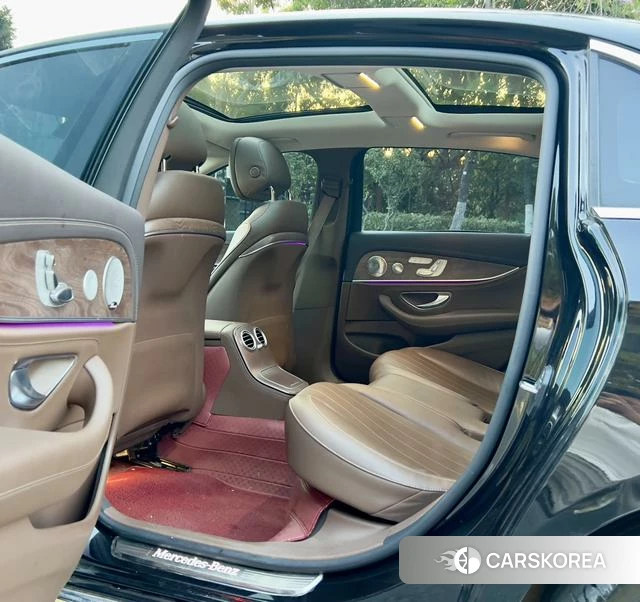 Mercedes-Benz E-class 2022 Черный из Китая, фото 4