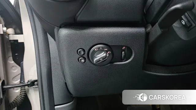 Mini Cooper 2024 Жемчужный цвет из Кореи, фото 4