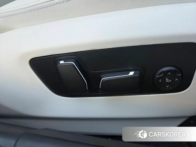 BMW 5 Series (G60) 2025 Синий из Кореи, фото 4
