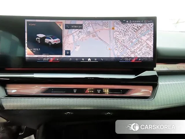 BMW 5 Series (G60) 2025 Белый из Кореи, фото 4