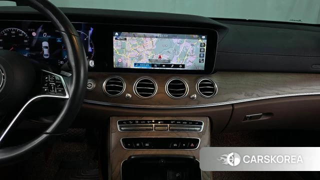 Mercedes-Benz E-Class W213 2021 Белый из Кореи, фото 4