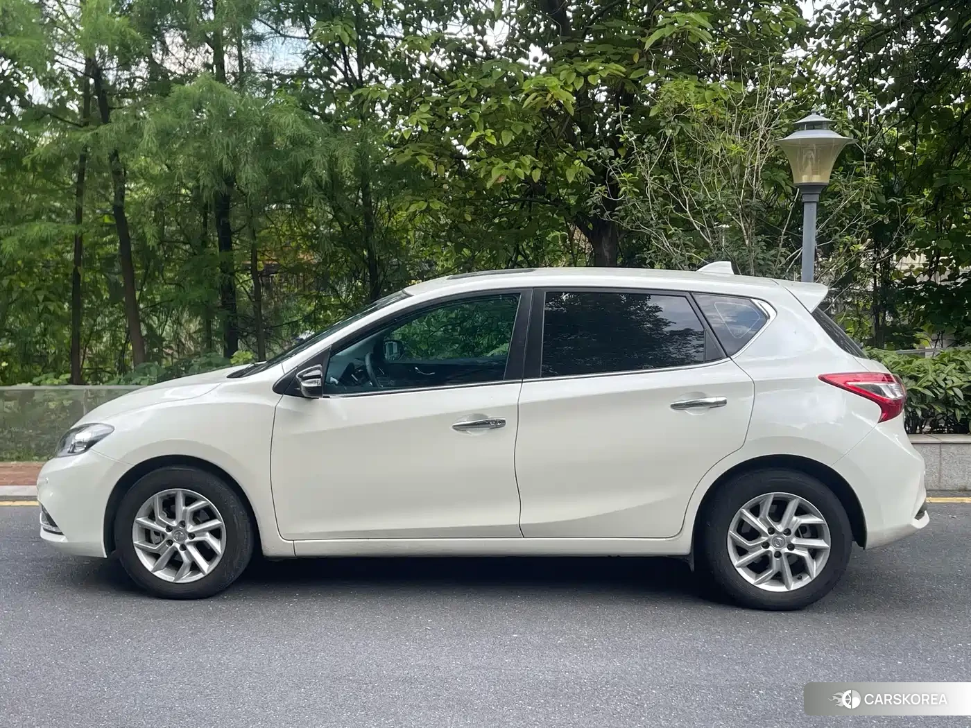 Nissan Tiida 2024 Белый из Китая, фото 4