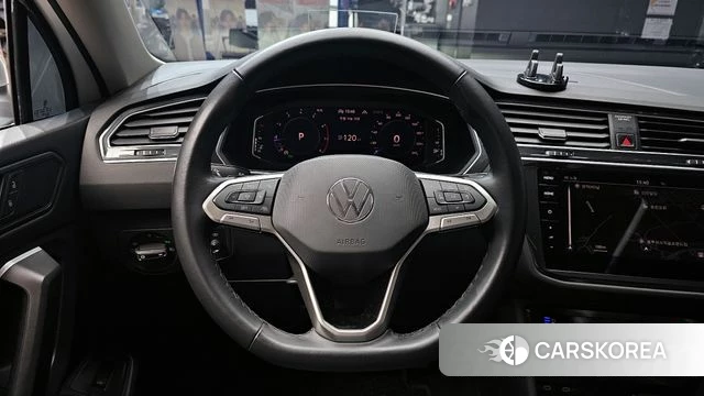 Volkswagen Tiguan Allspace 2024 Белый из Кореи, фото 4