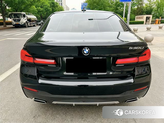 BMW 5 series 2022 Черный из Китая, фото 4